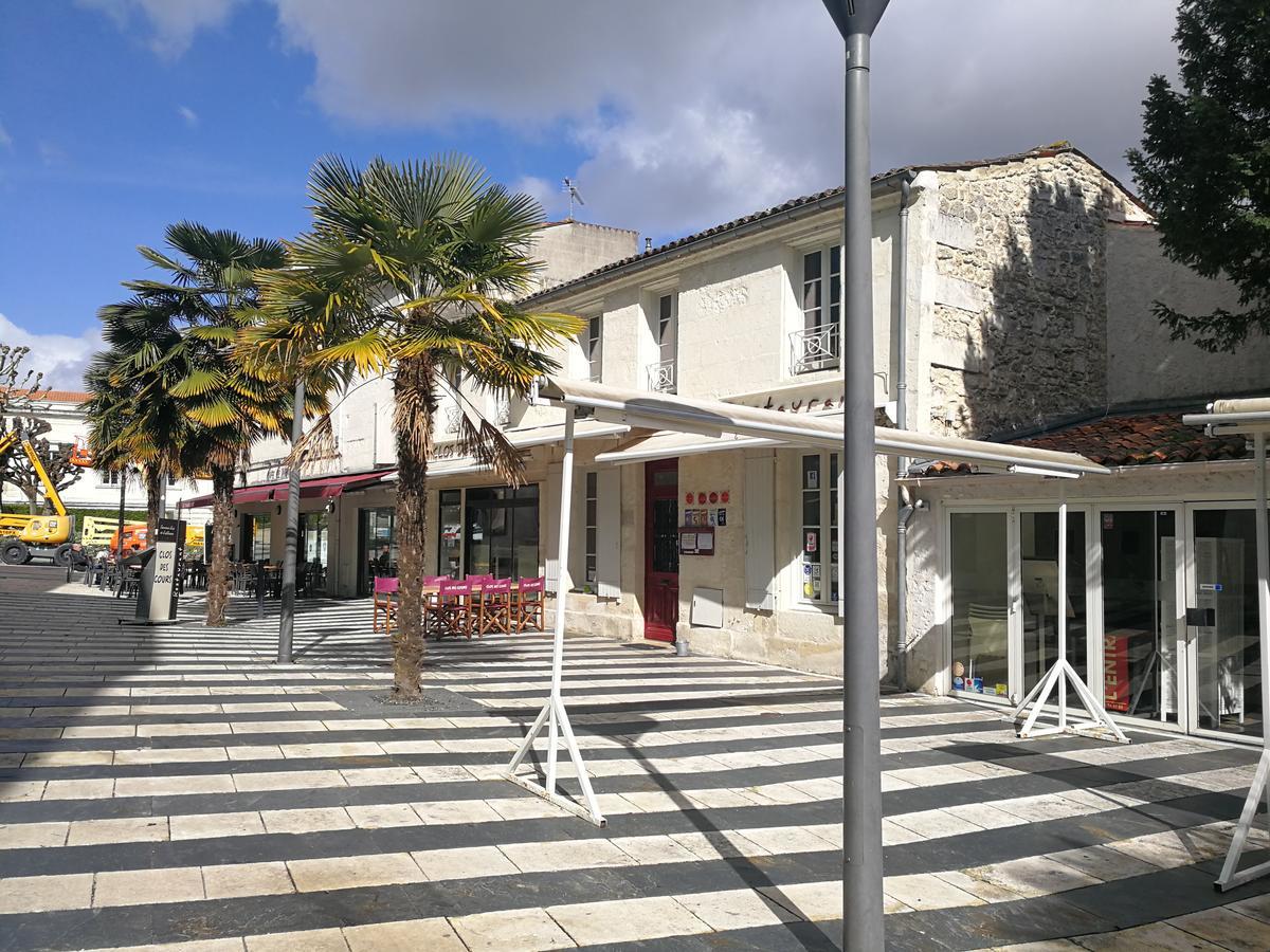Apartament La Loge Du Theatre - Saintes Zewnętrze zdjęcie